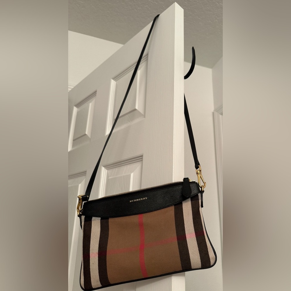 Authentic Burberry Classic Black White Red House Check Leather Peyton Crossbody